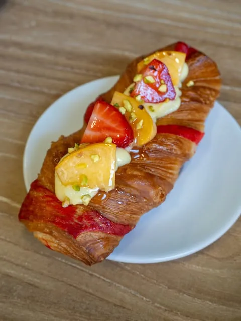 Treccia crema e frutta fresca